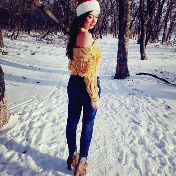 Storets Off The Shoulder Sweater - Picture 3 of 3